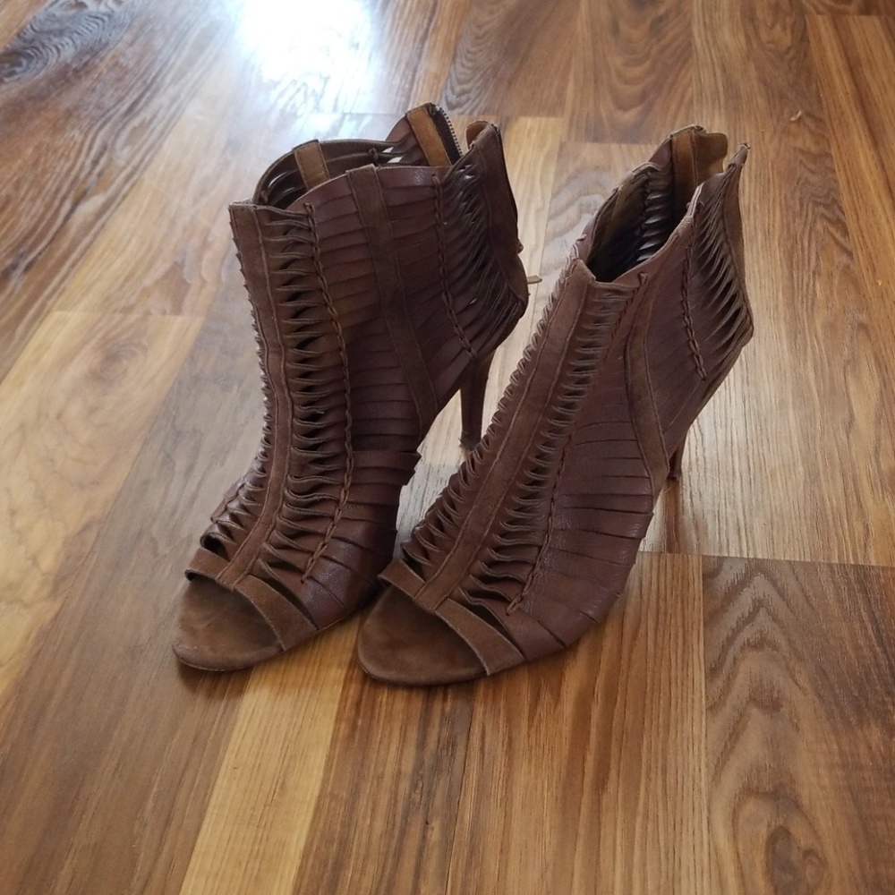 Elie Tahari Heels
